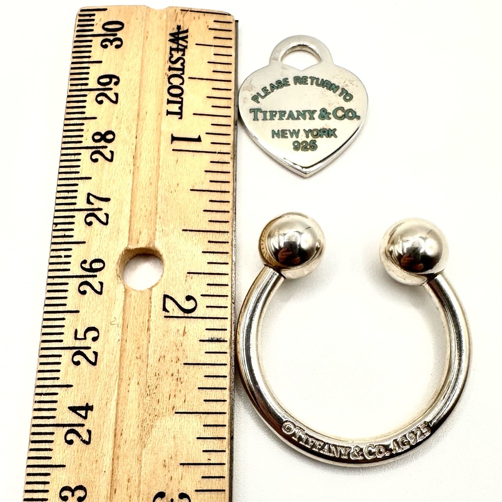 Silver Tiffany& Co Return To Tiffany Heart Key Ring & screwball closure w/logo - Picture 7 of 8